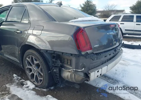 2017 Chrysler 300 300S Awd z USA, uszkodzony, nr VIN 2C3CCAGGXHH527102